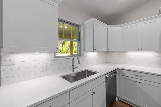 4 Front Ave., Sumrall, MS 39482