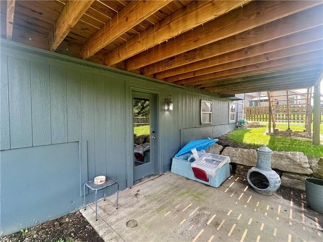 712 S Adams Street, Raymore, MO 64083