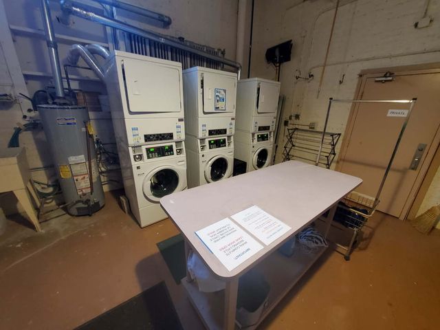 2352 N Spaulding Avenue 303, Chicago, IL 60647