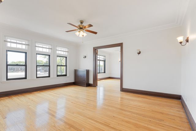 2352 N Spaulding Avenue 303, Chicago, IL 60647