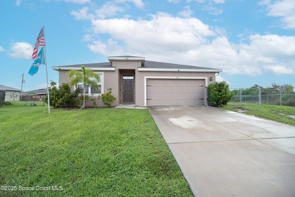 583 Octavius Road SW, Palm Bay, FL 32908