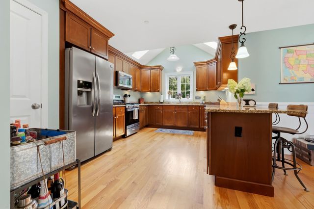 9 Comanche Cir 11, Haverhill, MA 01835