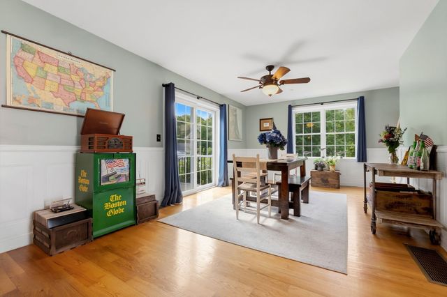 9 Comanche Cir 11, Haverhill, MA 01835