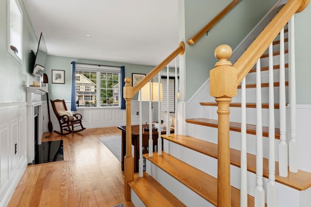 9 Comanche Cir 11, Haverhill, MA 01835