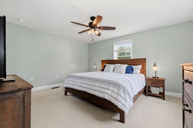 9 Comanche Cir 11, Haverhill, MA 01835