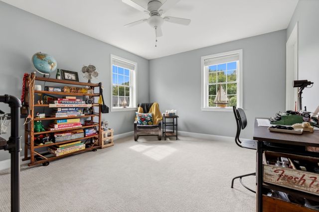 9 Comanche Cir 11, Haverhill, MA 01835