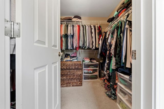 9 Comanche Cir 11, Haverhill, MA 01835