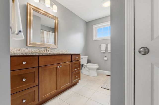9 Comanche Cir 11, Haverhill, MA 01835