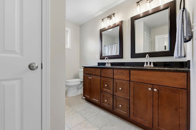 9 Comanche Cir 11, Haverhill, MA 01835