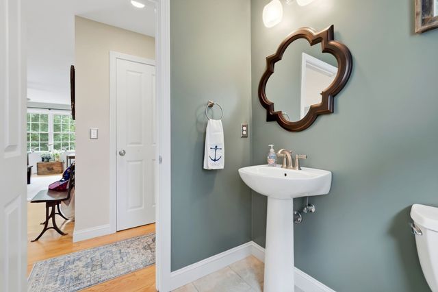 9 Comanche Cir 11, Haverhill, MA 01835