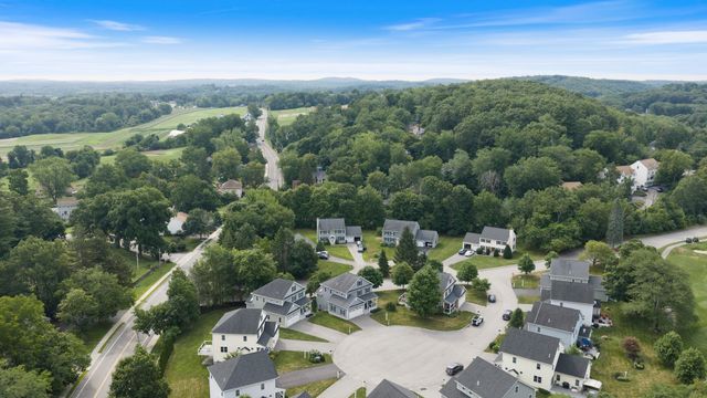 9 Comanche Cir 11, Haverhill, MA 01835