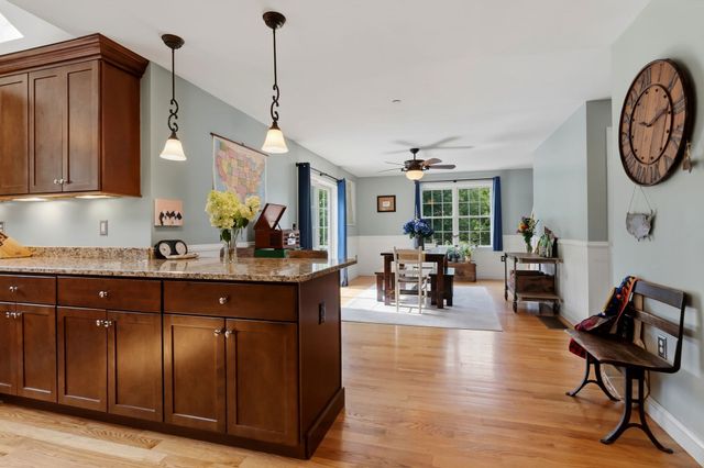 9 Comanche Cir 11, Haverhill, MA 01835