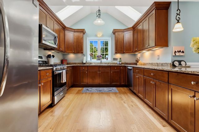 9 Comanche Cir 11, Haverhill, MA 01835