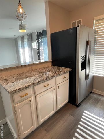 22148 Dante Street 212, Oak Park, MI 48237