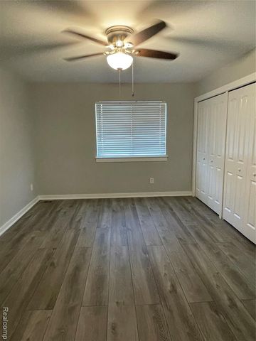 22148 Dante Street 212, Oak Park, MI 48237