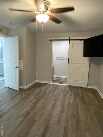 22148 Dante Street 212, Oak Park, MI 48237