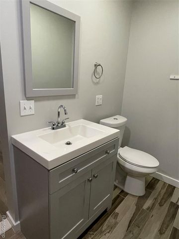 22148 Dante Street 212, Oak Park, MI 48237