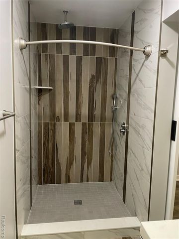 22148 Dante Street 212, Oak Park, MI 48237