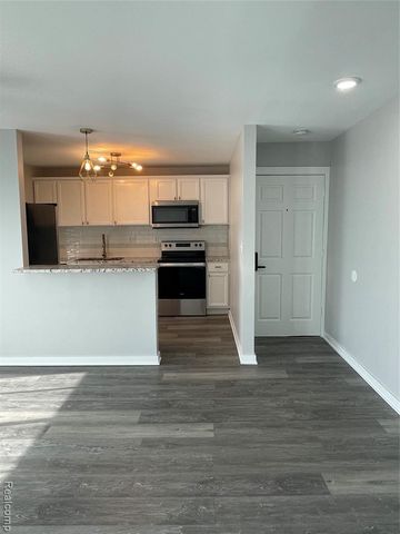 22148 Dante Street 212, Oak Park, MI 48237