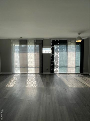 22148 Dante Street 212, Oak Park, MI 48237