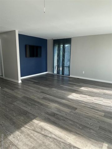 22148 Dante Street 212, Oak Park, MI 48237