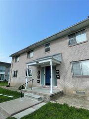 22148 Dante Street 212, Oak Park, MI 48237
