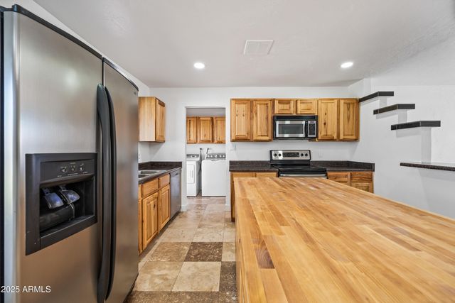 1444 W WICKIEUP Lane, Phoenix, AZ 85027