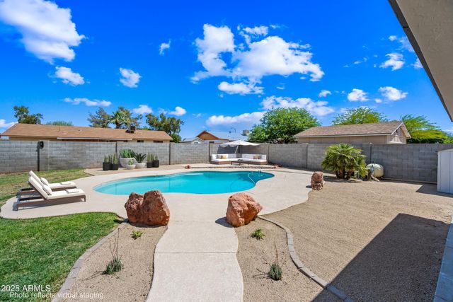 1444 W WICKIEUP Lane, Phoenix, AZ 85027