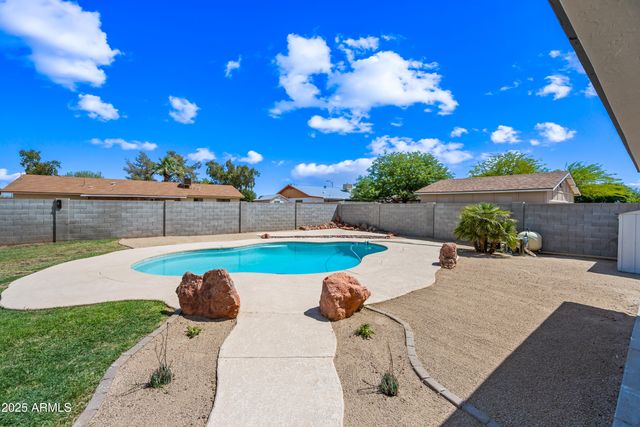 1444 W WICKIEUP Lane, Phoenix, AZ 85027