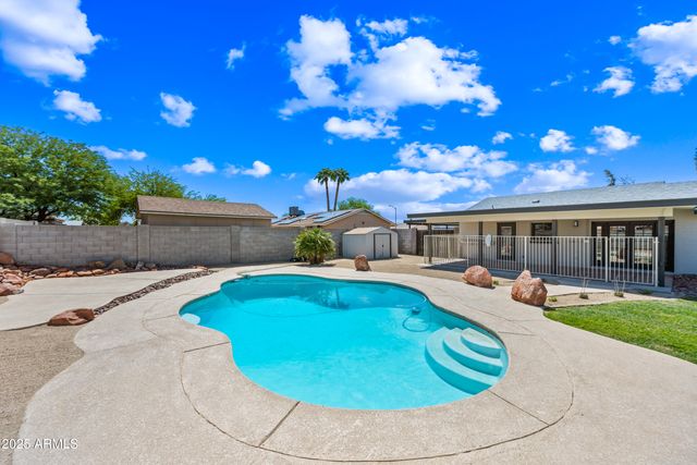 1444 W WICKIEUP Lane, Phoenix, AZ 85027