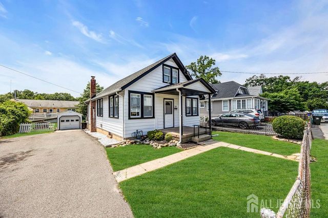 348 Woodbine Way, Old Bridge, NJ 08879