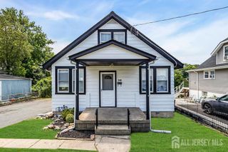 348 Woodbine Way, Old Bridge, NJ 08879