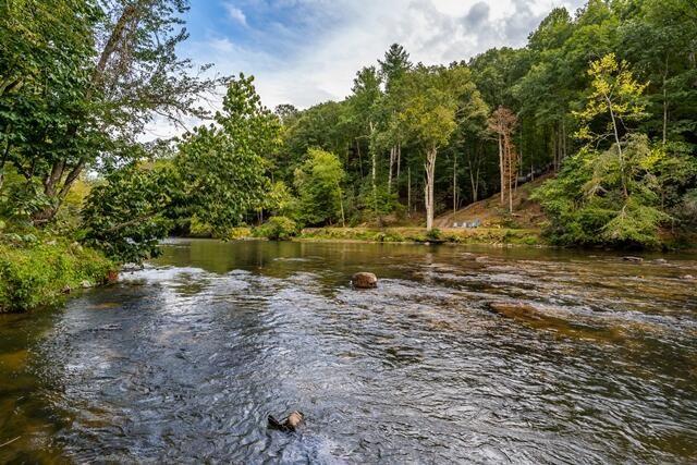 110 Novena Court, Ellijay, GA 30540