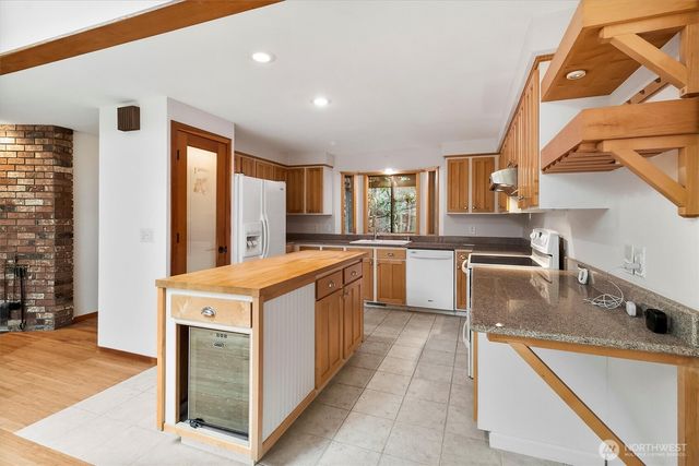 77 Sudden Valley Drive, Bellingham, WA 98229