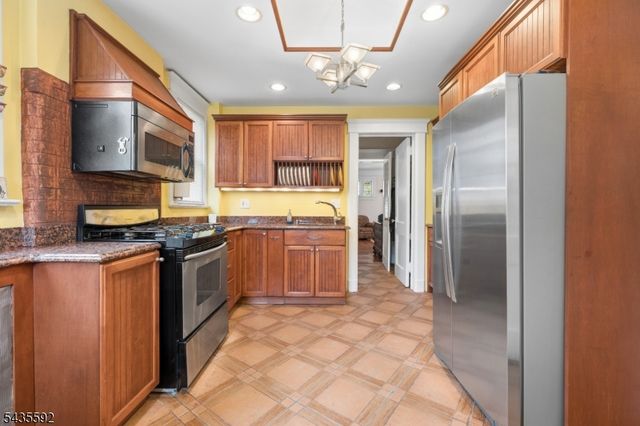 276 E 32Nd St, Paterson City, NJ 07504