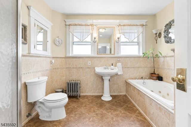 276 E 32Nd St, Paterson City, NJ 07504