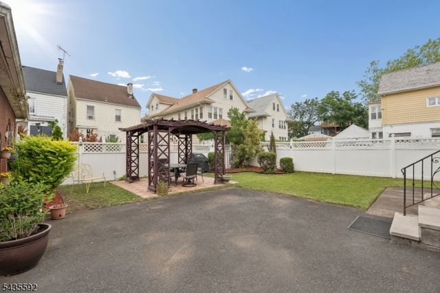 276 E 32Nd St, Paterson City, NJ 07504