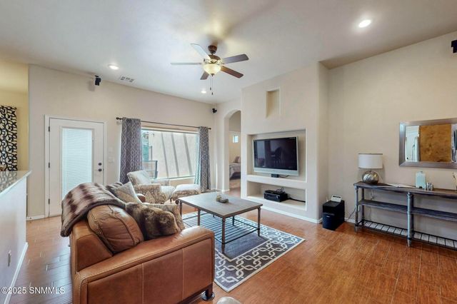 1009 Calle Griega, Las Cruces, NM 88011
