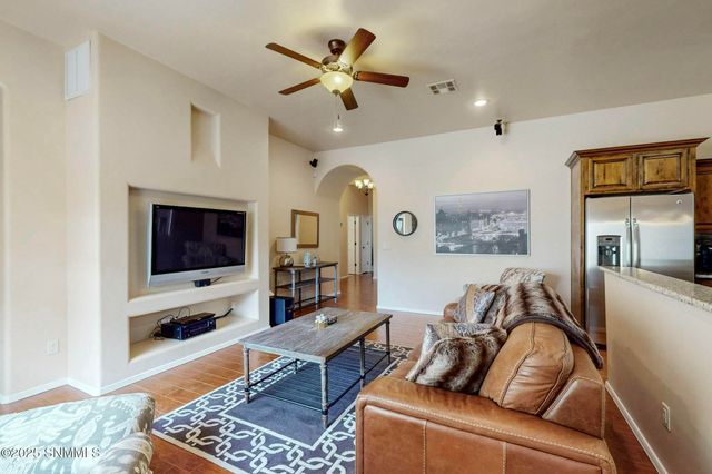 1009 Calle Griega, Las Cruces, NM 88011