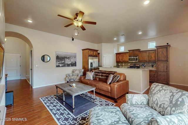 1009 Calle Griega, Las Cruces, NM 88011
