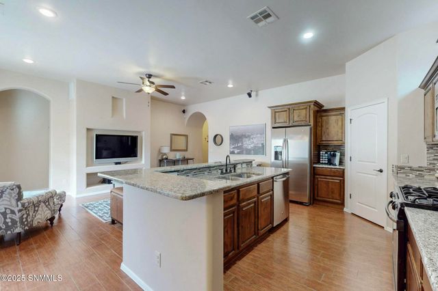 1009 Calle Griega, Las Cruces, NM 88011