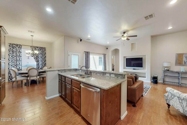 1009 Calle Griega, Las Cruces, NM 88011