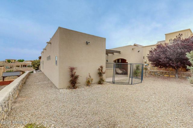 1009 Calle Griega, Las Cruces, NM 88011