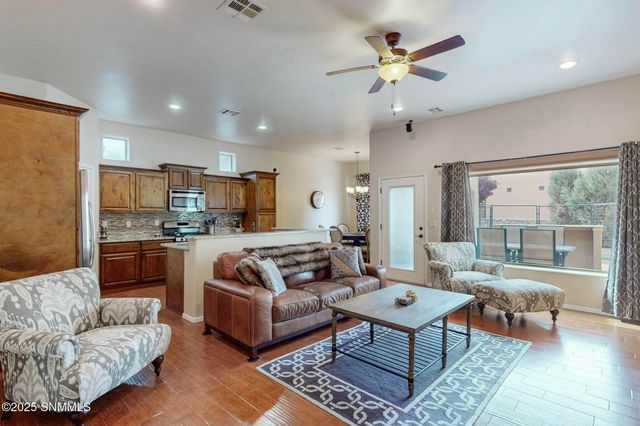 1009 Calle Griega, Las Cruces, NM 88011