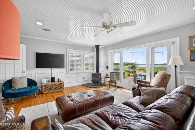 20 Bayonne Avenue, Monmouth Beach, NJ 07750
