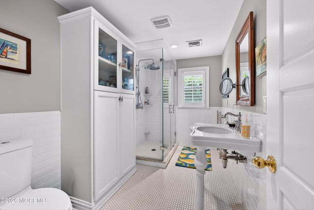 20 Bayonne Avenue, Monmouth Beach, NJ 07750