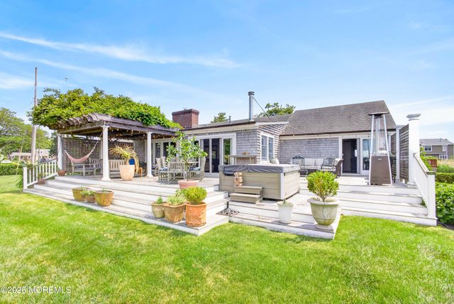 20 Bayonne Avenue, Monmouth Beach, NJ 07750