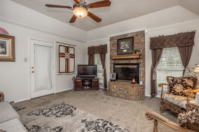 8059 E US Highway 82, Gainesville, TX 76240