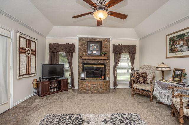 8059 E US Highway 82, Gainesville, TX 76240