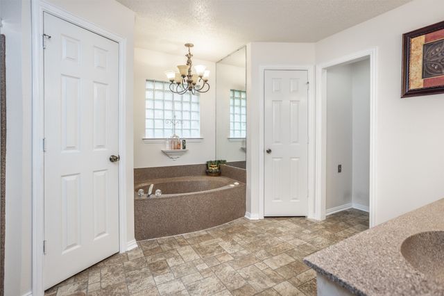 8059 E US Highway 82, Gainesville, TX 76240